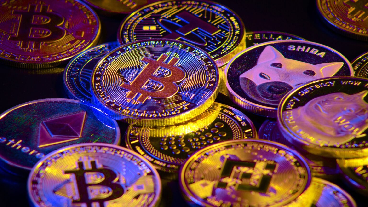 Bitcoin Hits $99K Threshold as Altcoins Struggle