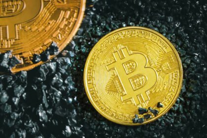 Bitcoin Stability & Ethereum's Surge Toward $3,000 Key Market