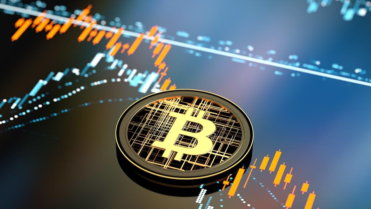 Expert Predictions and Recovery Strategies for Bitcoin